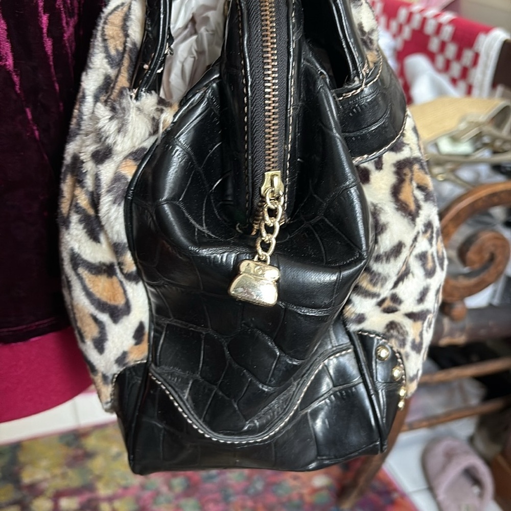 Kathy Van Zeeland   Leopard Faux fur shoulder bag  Croc leather trim 3 compartme - Picture 5 of 17